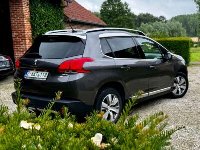 Peugeot 2008 1.2i PureTech Allure – garantie – carpass – opties bei Best Budget Car in 3000 Tienen